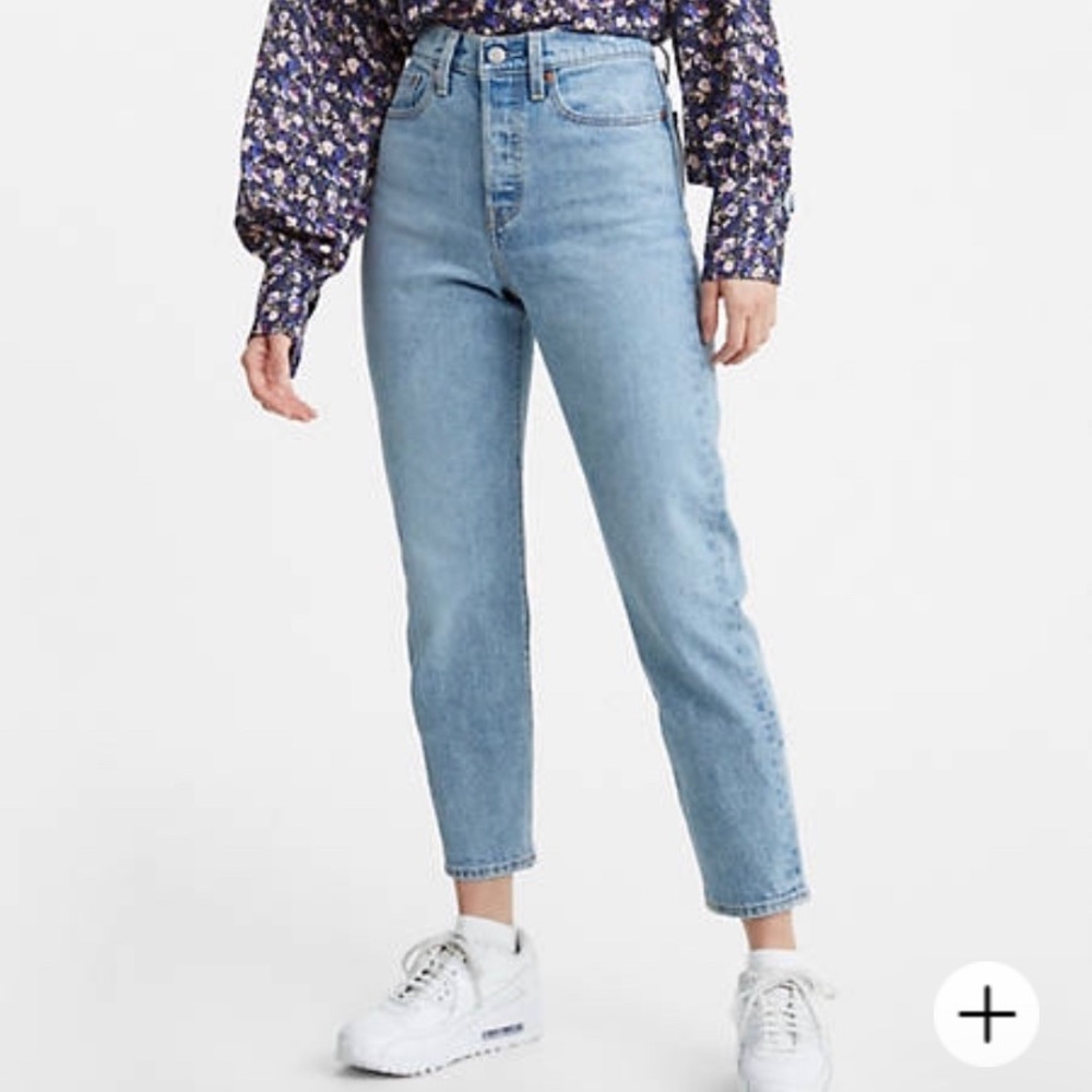 Levi’s Wedgie Fit ankle jeans
